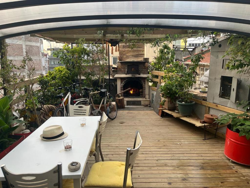 Central Apartment Kadikoy Terrace Bbq Close 2 Block Ferry Bull Metro Nighlife Стамбул Экстерьер фото